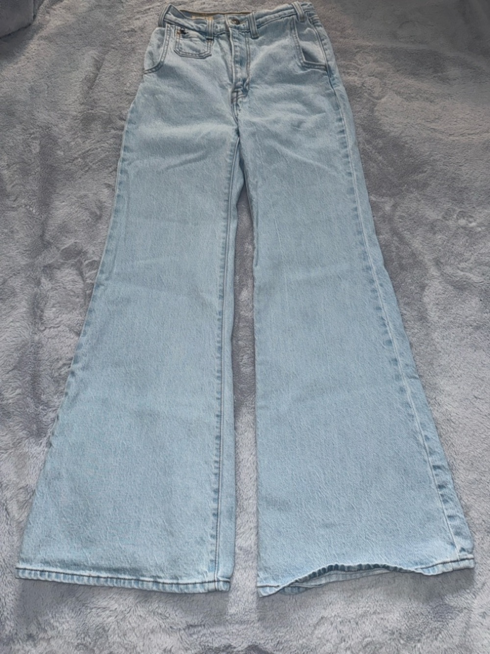 Levi’s Ribcage Bell Jeans Size 24